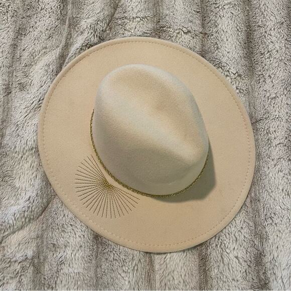 New No Boundaries Cream Rancher Sunrise Embroidered Hat - Picture 3 of 6